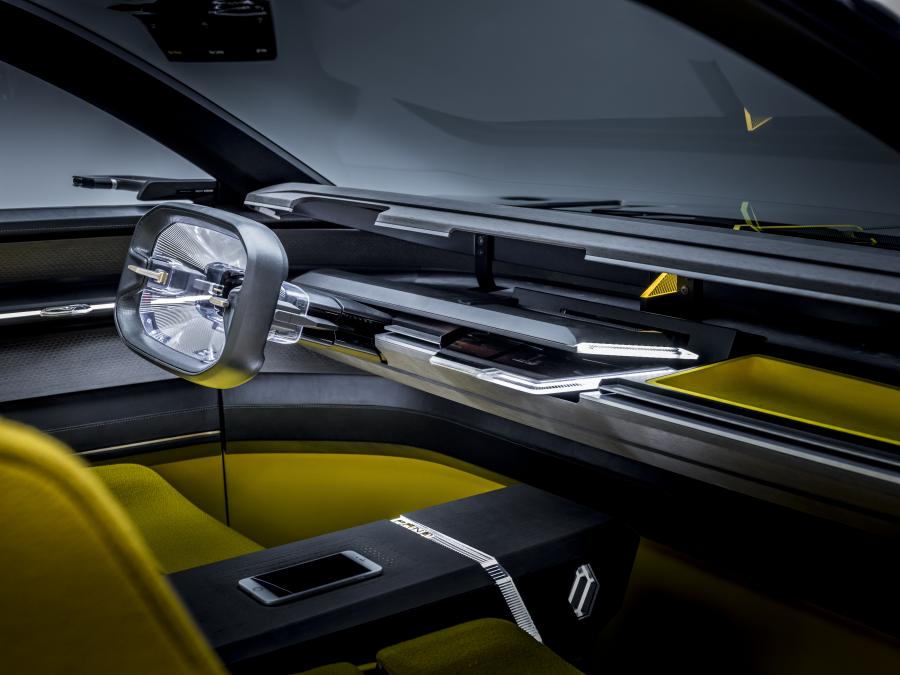 Торпедо Renault Morphoz Concept 2020 года  (фото 156 из 192)